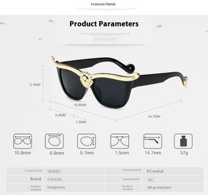 2024 nouvelles lunettes <span class=keywords><strong>de</strong></span> <span class=keywords><strong>soleil</strong></span> <span class=keywords><strong>de</strong></span> style tête <span class=keywords><strong>de</strong></span> lion <span class=keywords><strong>de</strong></span> luxe à <span class=keywords><strong>la</strong></span> mode avec monture noire pleine monture en or en vente - Product Image 4