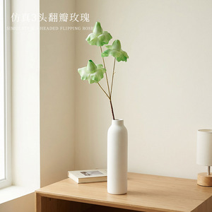 ดอกกุหลาบสามหัวประดิษฐ์ ซินเฉิงจื้อ สำหรับตกแต่งโต๊ะงานแต่งงาน - Product Image 2