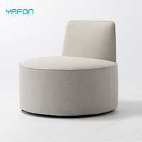 Chaise de canapé simple en cuir PU de couleur personnalisée chaise de salon bouffante de loisirs avec rembourrage en mousse pour chambre à coucher hôtel ou appartement