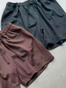 Shorts de basket-ball décontractés pour hommes en gros, taille plus, uni, teinture unie, 100% polyester, maille tissée, motif uni, écologique - Product Image 3