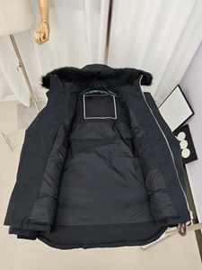 Abrigos Acolchados de Plumón Grueso con Capucha y Logotipo Personalizado para <span class=keywords><strong>Hombre</strong></span>, Chaqueta Negra Brillante de Plumón para Invierno - Product Image 5