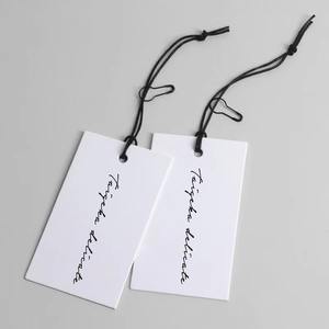 Etiquetas Colgantes y Etiquetas de Cartulina Ecológicas Impresas Personalizadas para Ropa, Zapatos y Bolsos - Papel Resistente con Tamaños y Colores Personalizados - Product Image 4