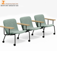 Chaises de formation modernes à assise continue, accoudoirs fixes, roulettes pivotantes, revêtement en tissu – Chaises de réunion de bureau peu encombrantes