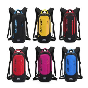 Nueva <span class=keywords><strong>mochila</strong></span> para bicicleta <span class=keywords><strong>MTB</strong></span> de 10L con tiras reflectoras nocturnas diseño de correa para casco deportes al aire libre ciclismo correr mochilas bolsa de <span class=keywords><strong>agua</strong></span> - Product Image 6