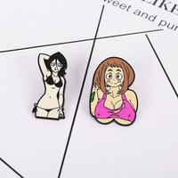 En gros : Pins en métal, pins de personnages de dessins animés américains, pins en émail mignons avec logo de filles sexy, cadeaux souvenirs