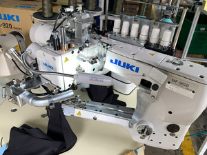 Machine à <span class=keywords><strong>coudre</strong></span> plate à bras courbé à quatre aiguilles JUKISMF-3620 d'occasion <span class=keywords><strong>avec</strong></span> couture décorative double face - Product Image 4