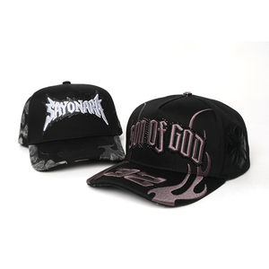 Casquettes Bigg <span class=keywords><strong>Boss</strong></span> et Baez en Daim Personnalisées avec Broderie Premium, Badge Métallique, 5 Panneaux, Visière Courbe et Puce NFC – Vente en Gros - Product Image 1