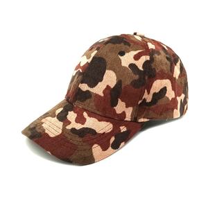 Gorras de Béisbol Deportivas Personalizadas al por Mayor con Logotipo Bordado OEM, 6 Paneles Estructurados, Visera Precurvada, Tela de Pana con Estampado de Camuflaje - Product Image 3