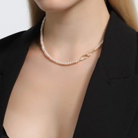 Collier de perles d'eau douce naturelles en stock, ras-du-cou polyvalent à perles plates métalliques avec design de niche