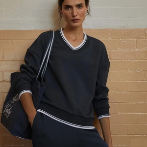 ชุดเทนนิสทรงเอไลน์สำหรับผู้หญิง แบบสั่งทำพิเศษ เนื้อผ้าระบายอากาศ เสื้อกอล์ฟแขนยาวเอวสูงยืดหยุ่น พิมพ์ลายด้านหน้า - Product Image 3