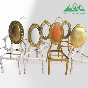 Sedia da banchetto di lusso personalizzata Wayon in acciaio inossidabile con telaio tagliato al laser <span class=keywords><strong>e</strong></span> opzioni <span class=keywords><strong>per</strong></span> il schienale con medaglione decorato - Product Image 1