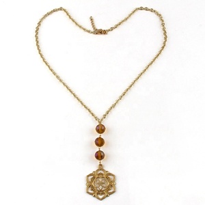 Collier tendance pour femme avec chaîne en or, perles de verre, style punk, pendentif en forme de feuille de courge, de lèvre, de fleur, collier de paix - Product Image 6