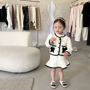 Conjunto de Moda Otoñal para Niñas, Cárdigan + Falda, Combinación en Blanco y Negro, Estilo Clásico - Product Image 2