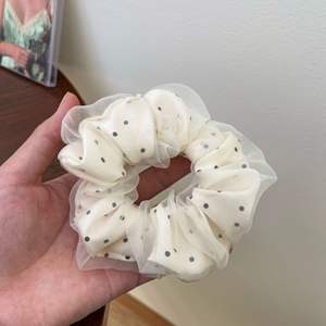 Grande <span class=keywords><strong>Fascia</strong></span> per Capelli <span class=keywords><strong>con</strong></span> Fiore in Chiffon per Bambini, Accessorio per <span class=keywords><strong>Acconciatura</strong></span> Fresca e Dolce, Elastico per Capelli Stile Festa - Product Image 4