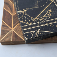 Planche en bois massif multicouche décorative en or noir facile à fabriquer avec incrustation en chevrons de noyer pour les meubles de chambre d'hôtel
