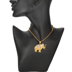 Оптовая продажа ювелирных изделий из нержавеющей стали Мужские аксессуары 18K позолоченный Циркон слон кулон - Product Image 3