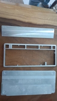 Clavier mécanique personnalisé en acier inoxydable et aluminium usiné CNC avec finition anodisée par électro-érosion à fil, plaque de clavier 60%