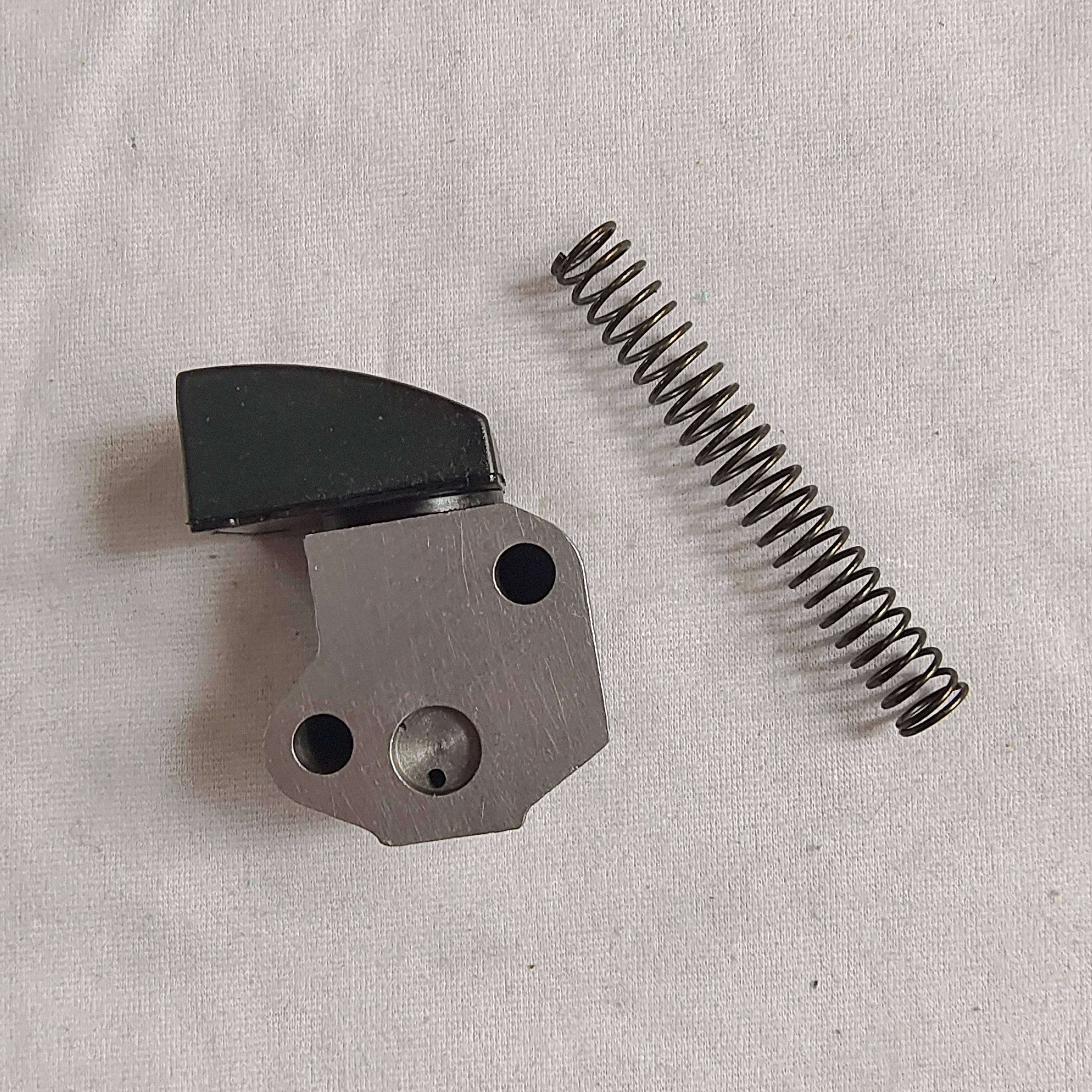Timing Chain Tensioner for Nissan Z20 Engine - 13070-21002