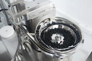 Máquina Automática de Envasado al Vacío para Tubos de Vidrio o Plástico, Máquina de Llenado y Tapado de Agujas Precargadas para Belleza - Product Image 6