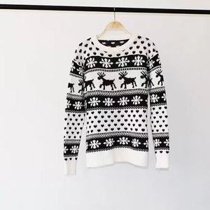 Pull en tricot de Noël rouge et blanc pour femme, col rond, manches longues, motif renne et flocon de neige, décontracté pour l'hiver - Product Image 3