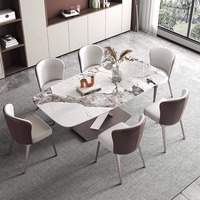 Combinaison élégante de table et de chaises de salle à manger de conception italienne moderne pour la maison, l'hôtel ou l'appartement Meubles de salon