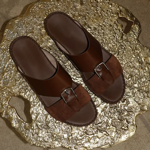 Sandales arabes personnalisées pour hommes, cuir véritable de luxe, boucle en métal personnalisée, fabrication artisanale, confortables, pour la plage et les activités de plein air - Product Image 1