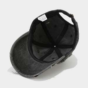 Nouvelles casquettes de baseball en coton délavé pour femmes, style déchiré et vieilli, pour toutes les saisons, idéales pour le sport et la mode. - Product Image 5