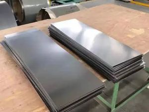 Gr5 Ti6Al4V pelat Aloi <span class=keywords><strong>Titanium</strong></span> 2-100mm bahan implan bedah ISO 5832 ASTM F136 kompatibilitas Bio permukaan dipoles standar - Product Image 2