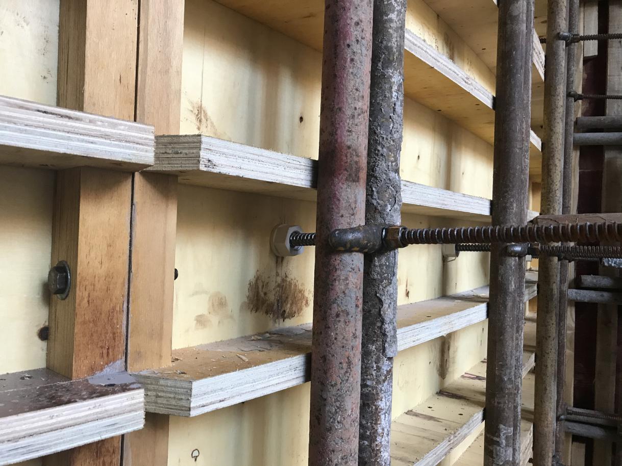 scaffolding props
