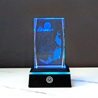 Moderne 3D-Geschnitzte Quadratische Säule Glas-LED Steckbare Nachtbeleuchtung für Wohnzimmer Schlafzimmer Atmosphäre Tischdekoration Geschenk
