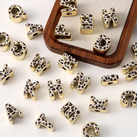 Perles à lettres à grand trou imprimé léopard, consommables pour la création de bijoux, breloques tendance, chaînes de téléphone portable, pendentifs de sac, accessoires vestimentaires