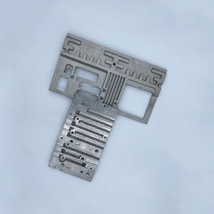 Pièce de moulage sous pression en aluminium anodisé noir personnalisé montage panneau de coque ADC12 A380 A356 radiateur - Product Image 6