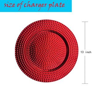 Assiettes de présentation rondes élégantes de 13 pouces pour mariage, dîner, événement, en or rouge martelé et argenté, avec perles - Product Image 1