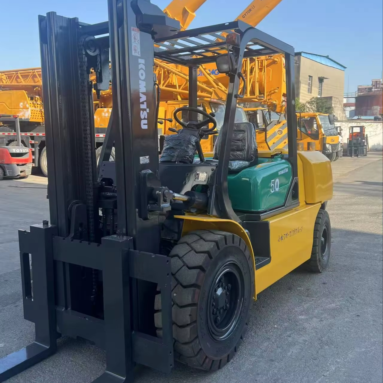 In Stock 3.5 ton Komatsu Forklift Low Fuel Consumption | Alibaba.com