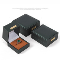 Boîtes cadeaux magnétiques personnalisées en gros, boîtes à couvercle en cuir avec inserts en mousse de velours pour l'emballage de bijoux
