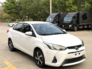 <span class=keywords><strong>Toyota</strong></span> <span class=keywords><strong>Yaris</strong></span> berline <span class=keywords><strong>automatique</strong></span> <span class=keywords><strong>essence</strong></span> 2017-2025 avec sièges en cuir, caméra de recul, pneus R15, conduite à gauche - Product Image 3