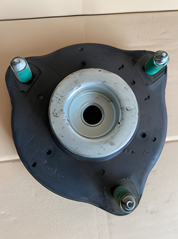 Original Quality Auto Parts Front Shock Absorber Strut Mount 23967842 for BAO-JUN 7301.5T 510 530 Auto Parts Image 3