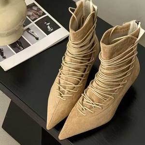 Botines Romanos de Tacón Bajo de Cuero Genuino y Ante Estilo Retro Francés para Mujer, con Punta Fina, Cordones y Versátiles en Color Nude - Product Image 2