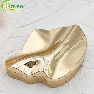Caja de Perfume Sólido con Tapa Deslizante Giratoria de 360 Grados, de Aleación de Zinc Brillante y Resistente a la Decoloración, Diseño Ondulado Irregular Dorado - Product Image 1
