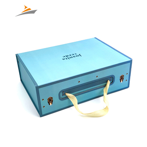 Free Design High Quality Logo Printing Shoe Clothing Wig Box Packaging For Magnetic Paper Foldable Gift Box With Handle