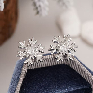 Orecchini a Forma di Fiocco di Neve per Donne, Accessori per Orecchie Carini per Uso Quotidiano e Festivo - Product Image 5