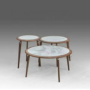 Tavolino da salotto rotondo <span class=keywords><strong>in</strong></span> <span class=keywords><strong>marmo</strong></span> nordico naturale minimalista nordico <span class=keywords><strong>in</strong></span> acciaio inossidabile spazzolato con piedini <span class=keywords><strong>in</strong></span> rosa spazzolato - Product Image 2