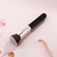 Pinceau de maquillage de luxe pour le visage, pour anticernes et gloss, poils synthétiques doux, virole en aluminium argenté, manche en bois noir IPRESTA F03