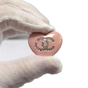 经典时尚心形双环C型镶钻配饰30*25MM，金属装饰贴片用于发饰 - Product Image 5