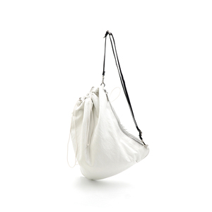 Sac fourre-tout léger en similicuir blanc nuage, style coréen, avec fermeture éclair latérale facile d'accès et bandoulière amovible - Product Image 1