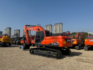 Escavatore Originale DOOSAN DX225LC DX225 225 LCA Prodotto in Corea, Escavatore Usato Doosan da 25 Tonnellate in Vendita a Shanghai - Product Image 3