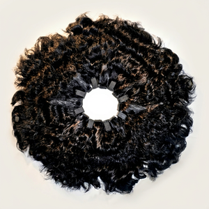 Queue de cheval bouclée à clipser en cheveux naturels, avec closure 4x4 et peignes, permanente, noir naturel - Product Image 1