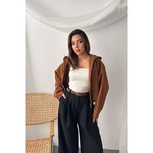 Chaqueta Corta con Capucha para Mujer, Color Camel, Suministro al por Mayor - Product Image 5