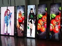 Panneau LED Écran Poster Écrans numériques P2.5 P3 Panneau vidéo LED Totem Affichage LED Tableaux électroniques de football