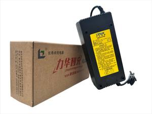 Cargador de E-Scooter: Carga rápida para no perder nunca su viaje matutino - Product Image 6